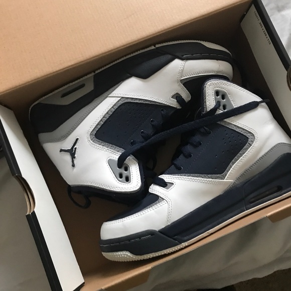 Gently Used: Jordan Flights - Picture 8 of 8